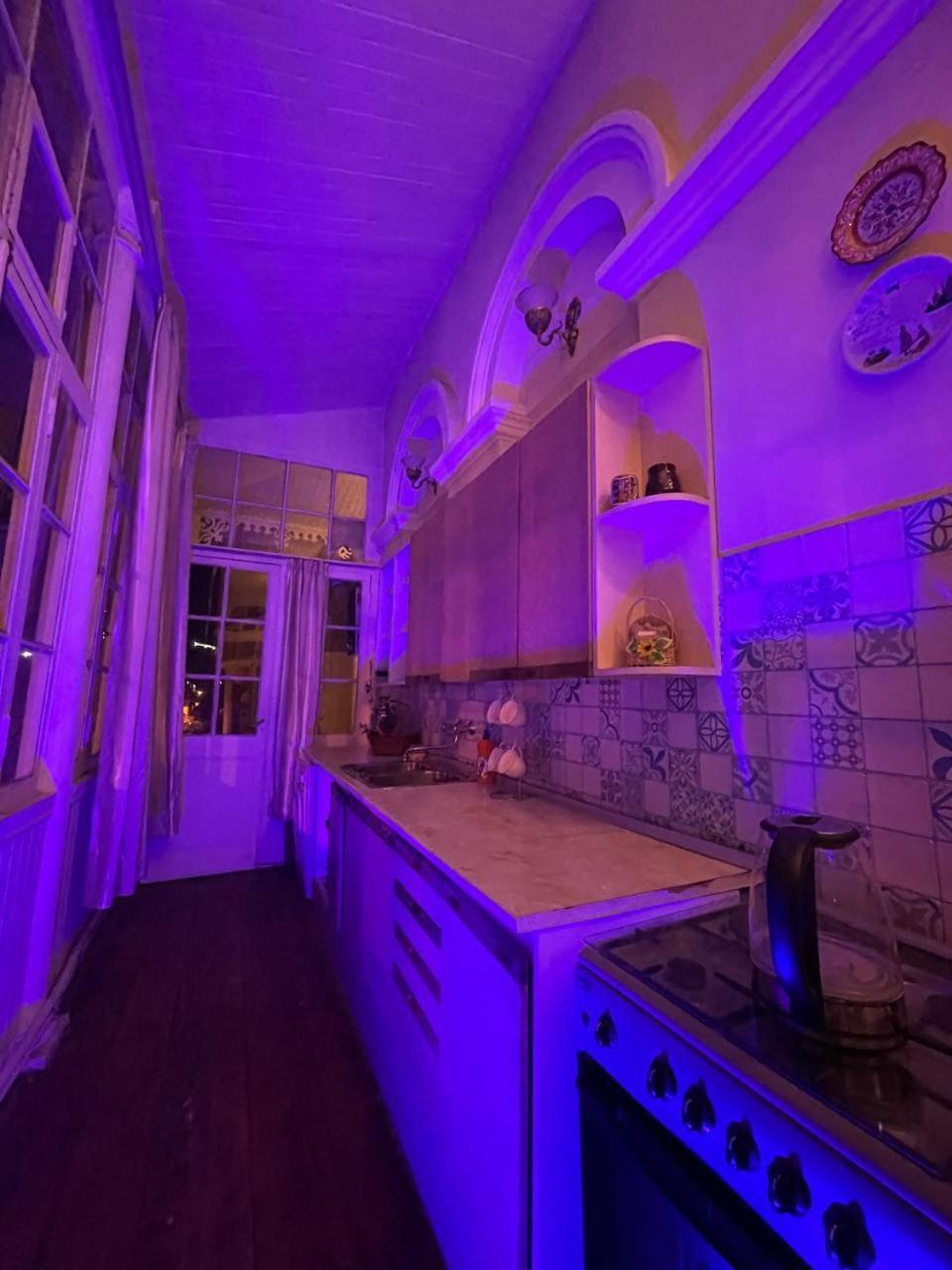 Hotel Wine O'Clock Tiflis Exterior foto